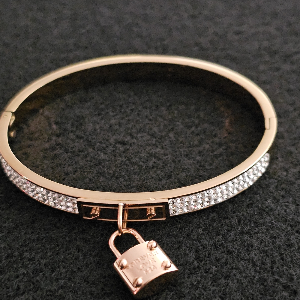 Elegant Gold and Silver Bracelet - Picture 3 of 3